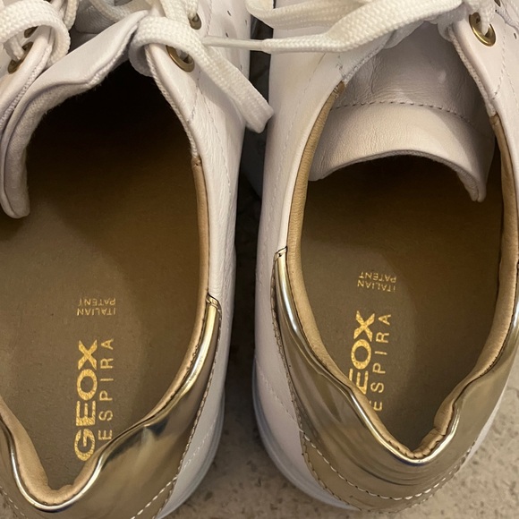 GEOX Respiro Thymar Women’s White Sneakers with Gold Details Size 10.5 NWT - Picture 8 of 13